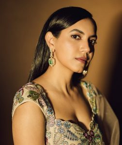 Ritu Varma: స్టన్నింగ్‌ అవుట్‌ఫిట్‌లో హీరోయిన్ రీతూ వర్మ