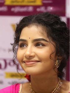 anupama parameswaran comments on paradha movie