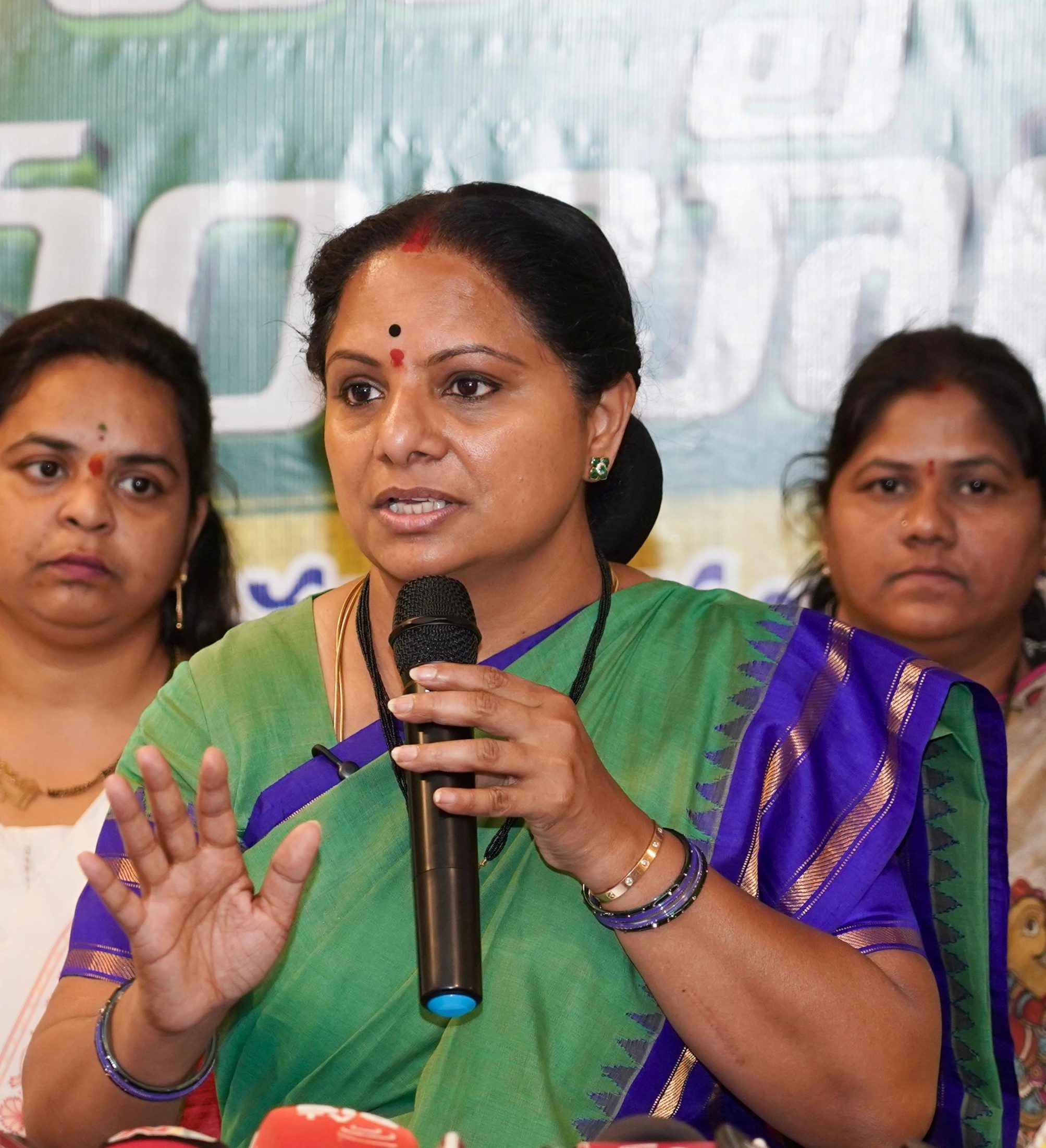 dharna will be held in front of cm house says MLC kavitha