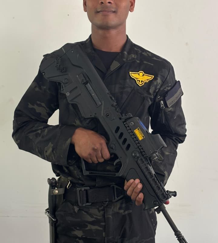 Akunoor MORCOS commando